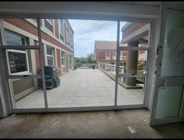 166M² OFFICE TO LET IN VORNA VALLEY